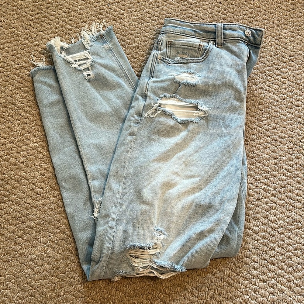 American Eagle High Rise Mom Jean